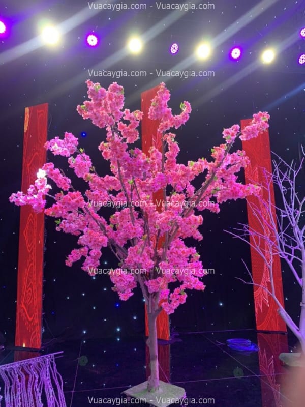 decor cây giả sân khấu