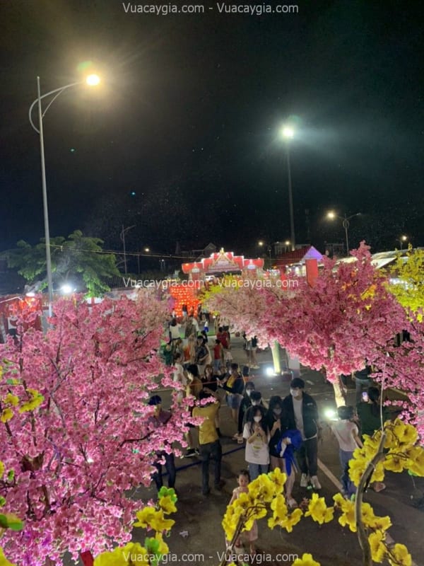 Thi công cây hoa đào giả Hà Nội