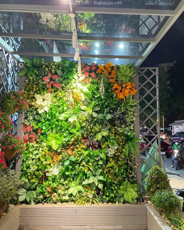 Tường cây nhựa